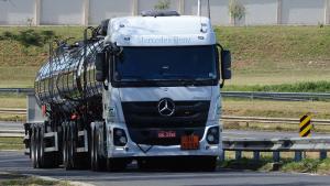 Mercedes-Benz Actros 2651 6x4 Tanker 2017 года